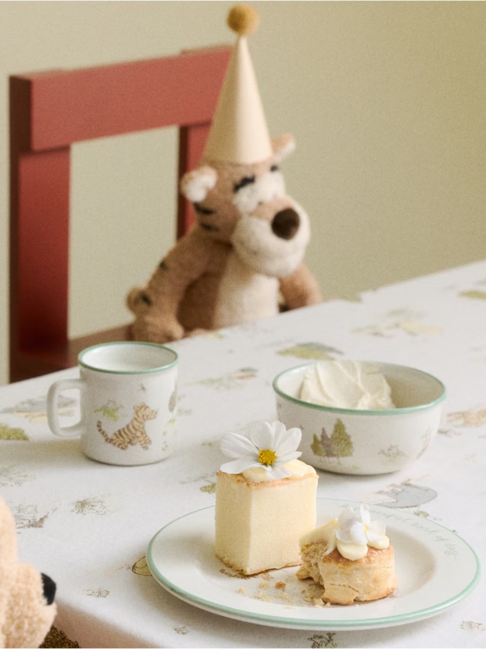DISNEY Winnie the Pooh 3-PIECE CHILDREN'S STONEWARE TABLEWARE SET
